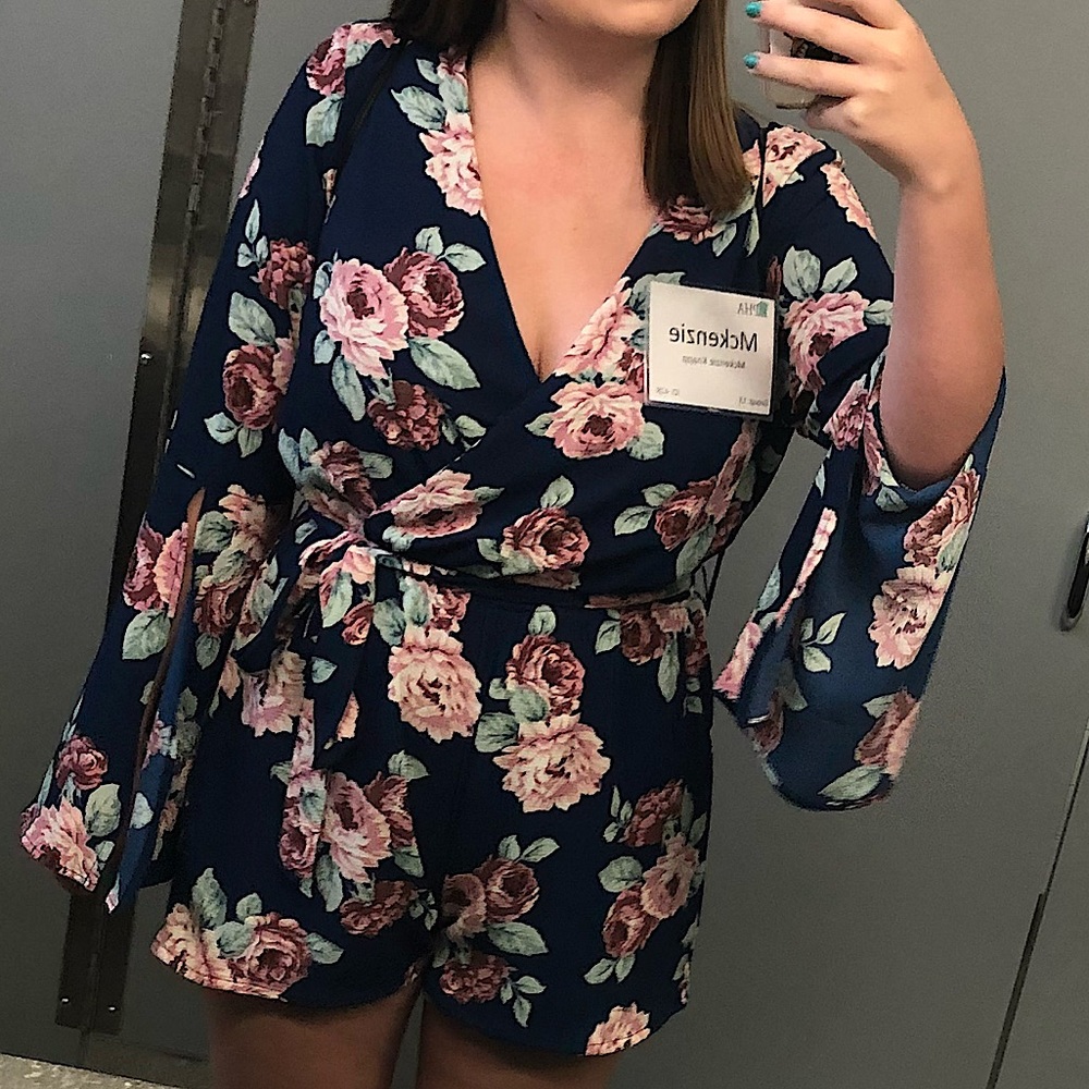 Floral Romper with flowy sleeves